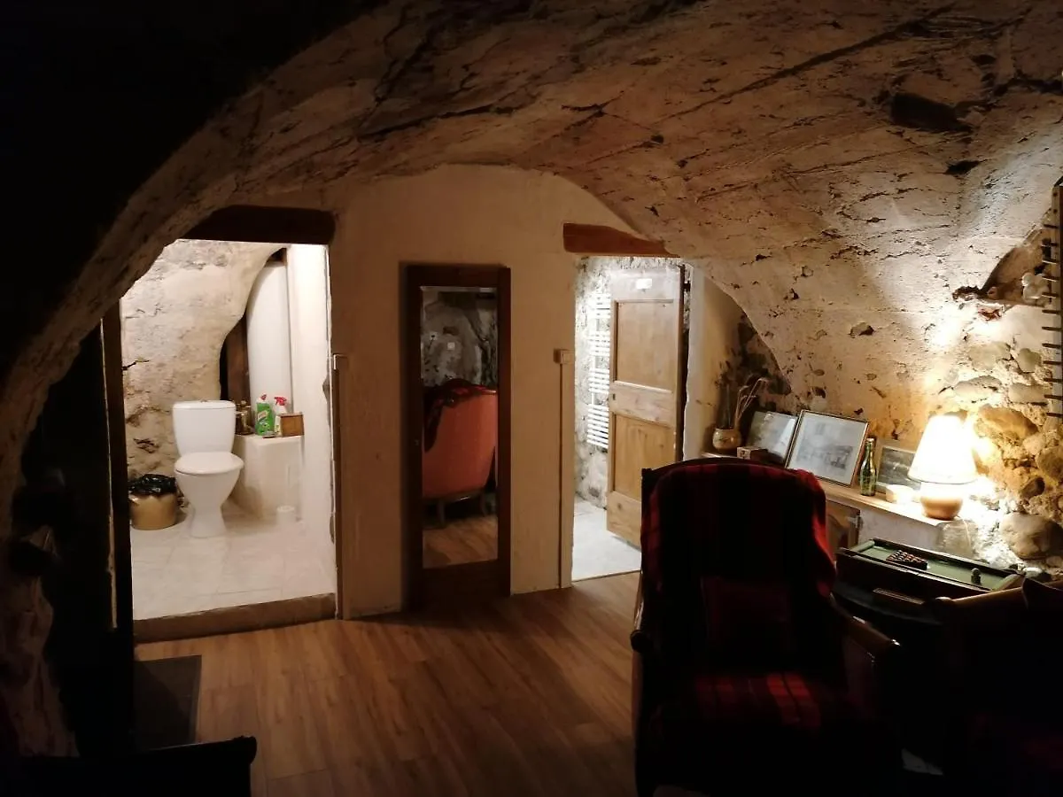 Le Vieux Domaine Du Brusset Hotel Upaix Campsite